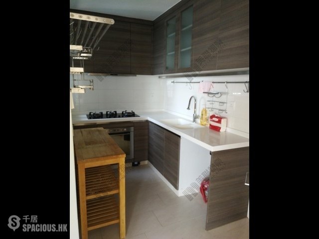 Ap Lei Chau - South Horizons Phase 2 Yee Lai Court (Block 10) 01