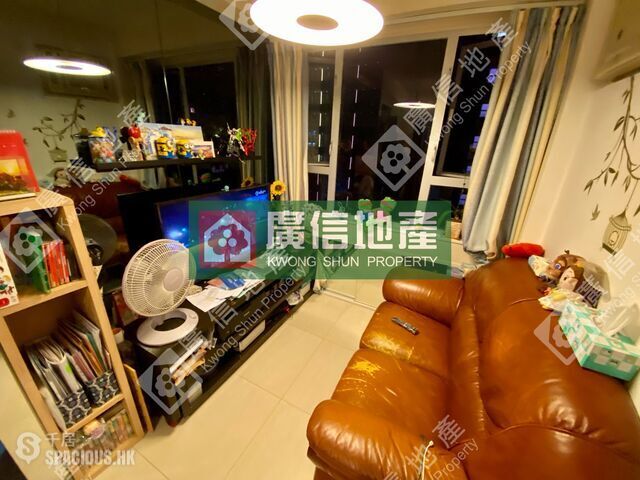 Mong Kok - New Man Lee Building 01