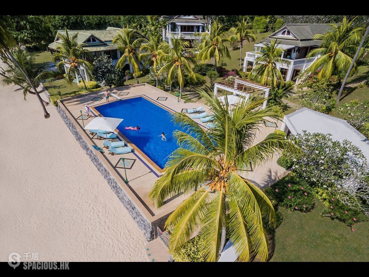 Phuket - Beach Front Villa 4 Bedrooms 02