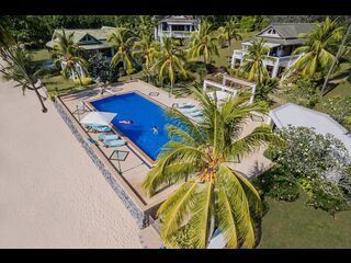 Phuket - Beach Front Villa 4 Bedrooms 02