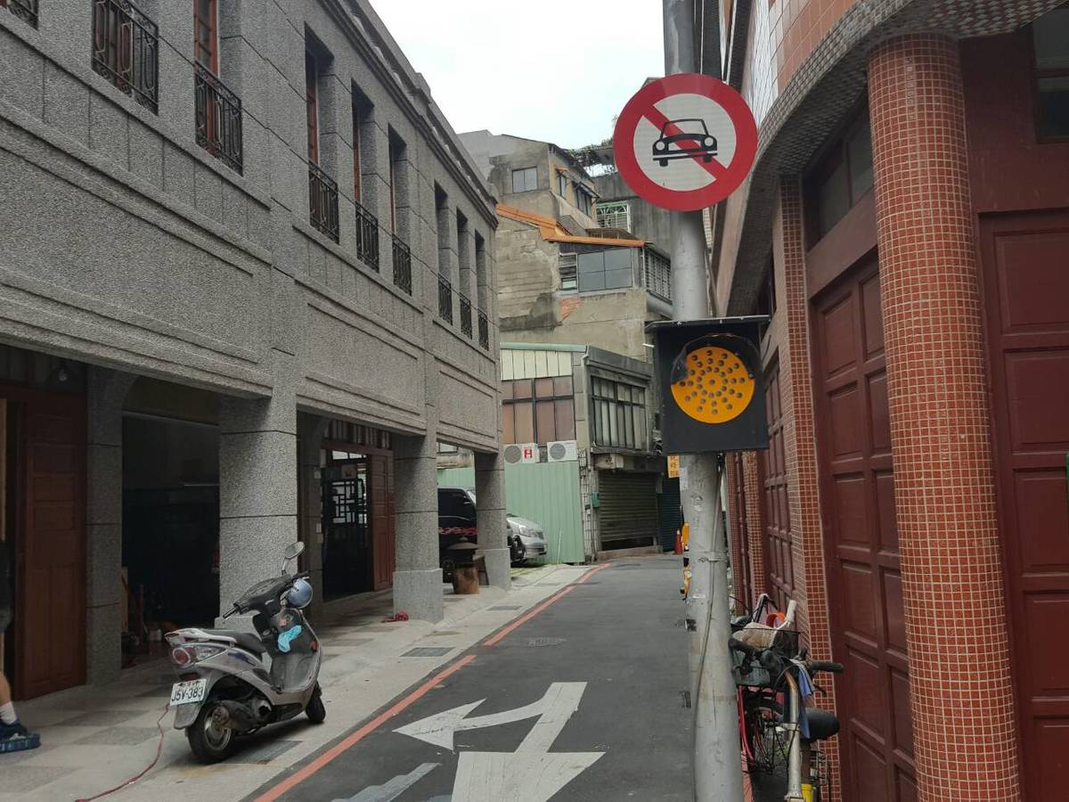 Datong - X Lane 209, Section 1, Dihua Street, Datong, Taipei 01