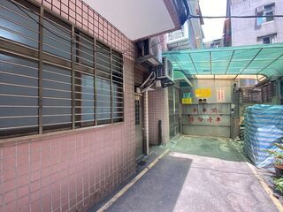 Xinyi - X Lane 35, Fuyang Street, Xinyi, Taipei 14