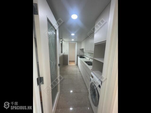 Cheung Sha Wan - Villa Carlton 01