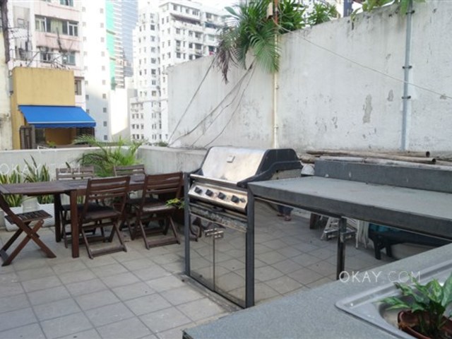 Poho - 8-10, Square Street 01