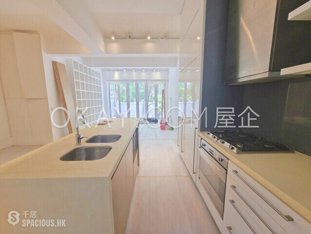 Mid Levels Central - 49B-49C, Robinson Road 01