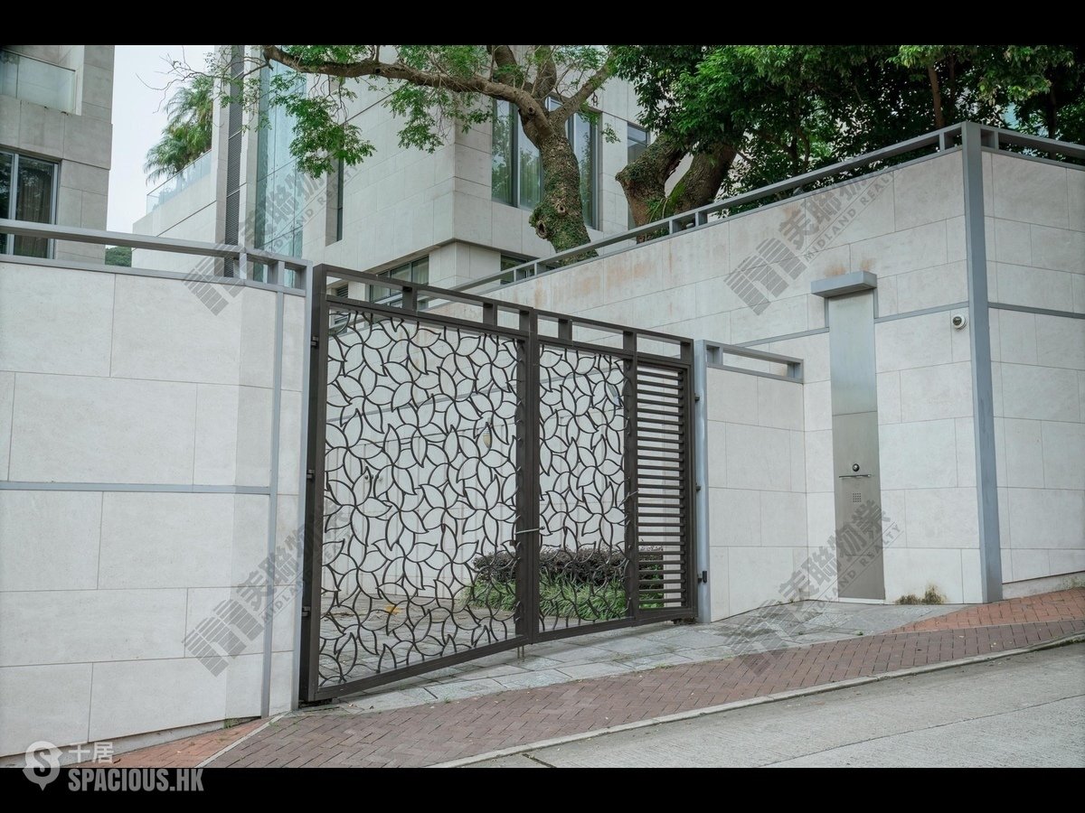 Repulse Bay - 11-12B, Headland Road 01