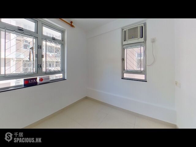 Beacon Hill - Broadway Towers 01