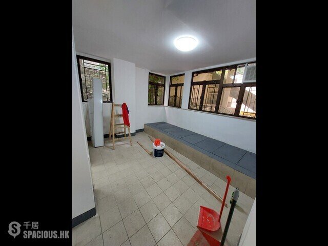 Shek Tong Tsui - 25, South Lane 01