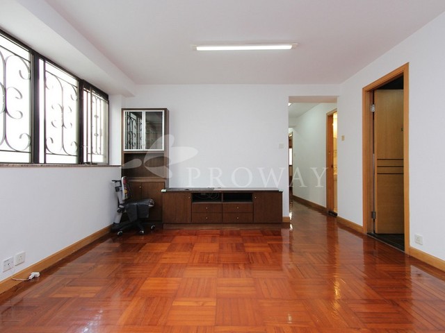Yau Yat Chuen - Sunshine Court 01