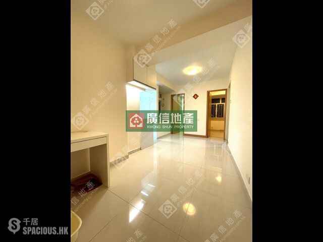 Tai Kok Tsui - King Wang Heights 01