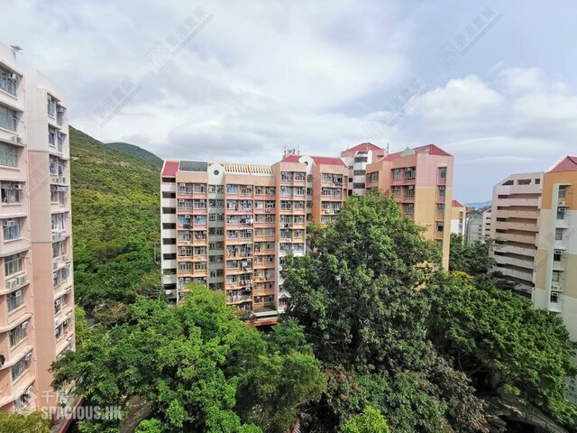 Chung Hom Kok - Lung Yan Court 01