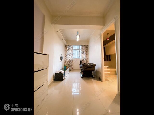 To Kwa Wan - Tung Po Building 01