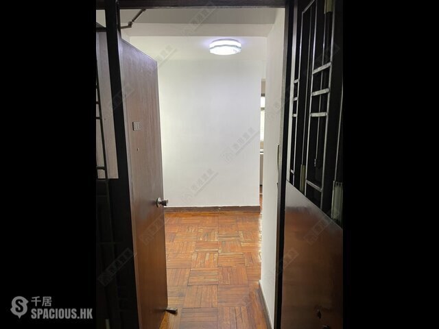 Cheung Sha Wan - Hong Fai Building 01