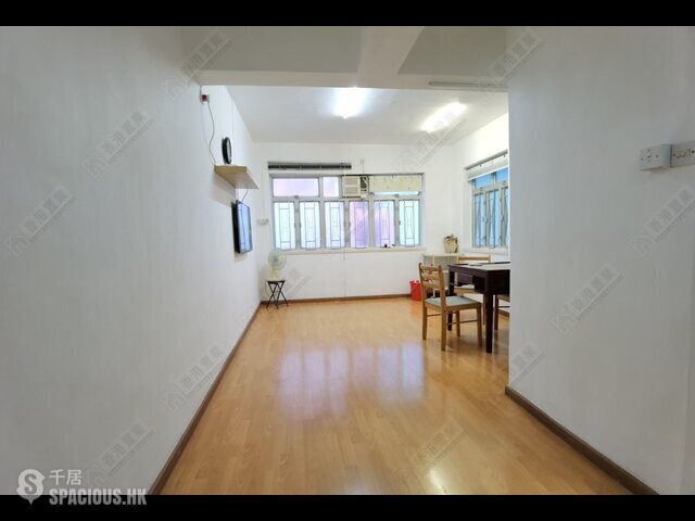 Tai Kok Tsui - Chung Ying Building 01