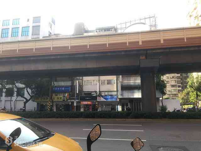 Songshan - No. XXX, Fuxing N Rd, Songshan District, Taipei City, Taiwan 105 04