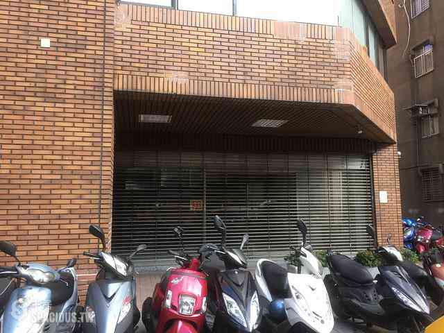 Songshan - No. XXX, Fuxing N Rd, Songshan District, Taipei City, Taiwan 105 07