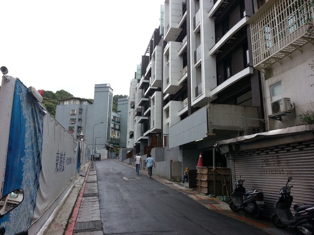 Xinyi - No. XXX, Alley 76, Lane 600, Wuxing St, Xinyi District, Taipei City, Taiwan 110 01