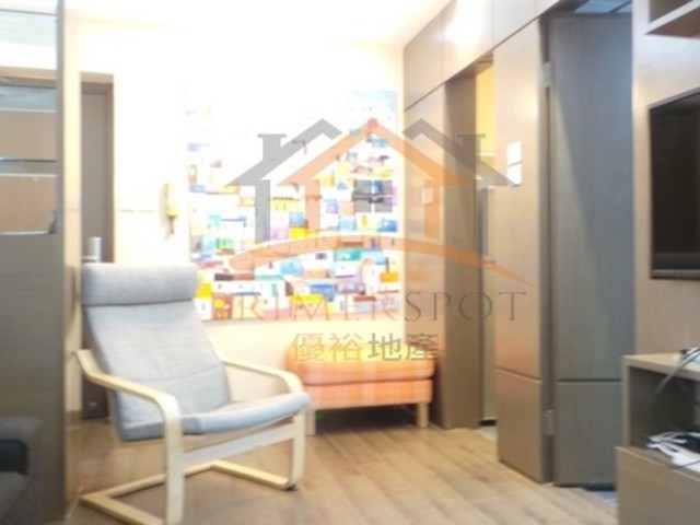 Sheung Wan - 10, Hillier Street 01