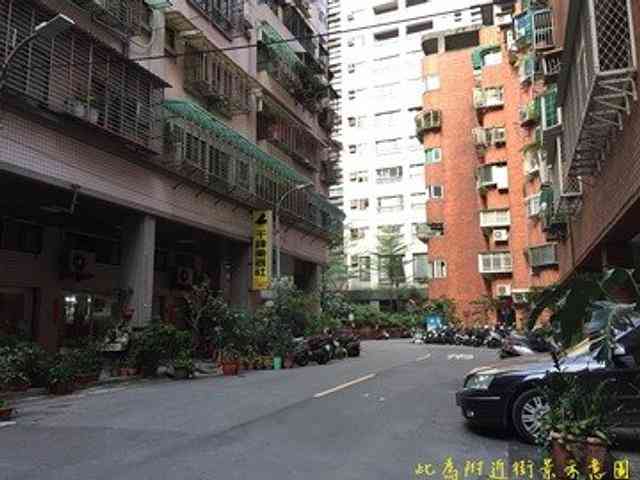 Banqiao - 新北市板橋區莊敬路 02