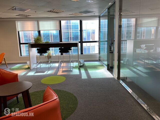Sheung Wan - West Exchange Tower Des Voeux Road Central 01