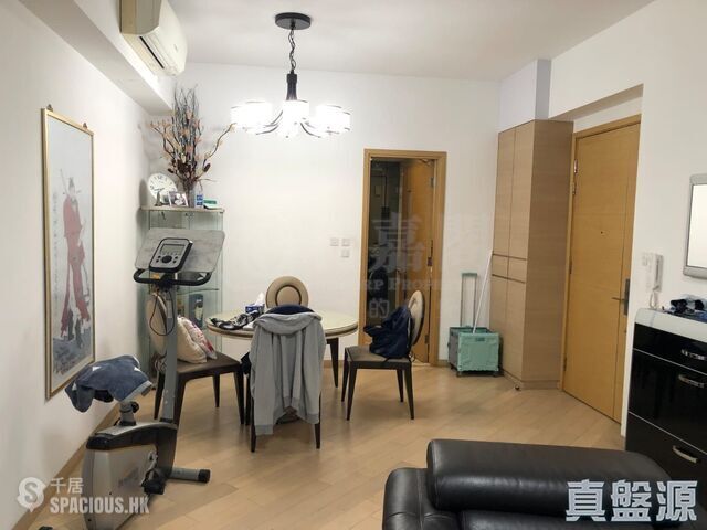 Luen Wo Hui - Mount One 01