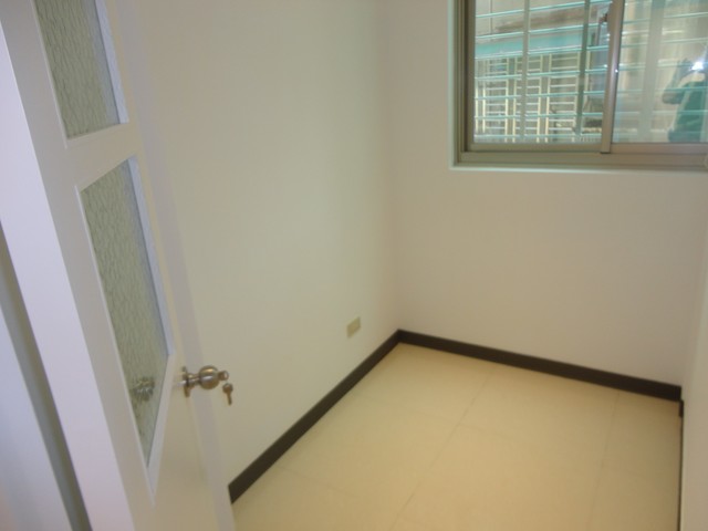 Zhongshan - No. XX, Liaoning St, Zhongshan District, Taipei City, Taiwan 104 01