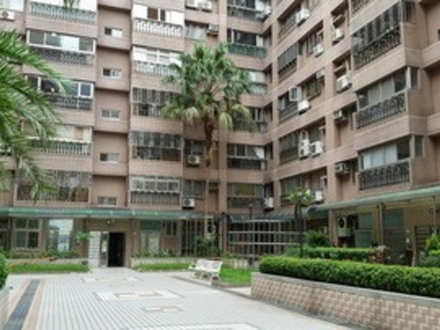 Banqiao - 新北市板橋區龍泉街, Banqiao District 01
