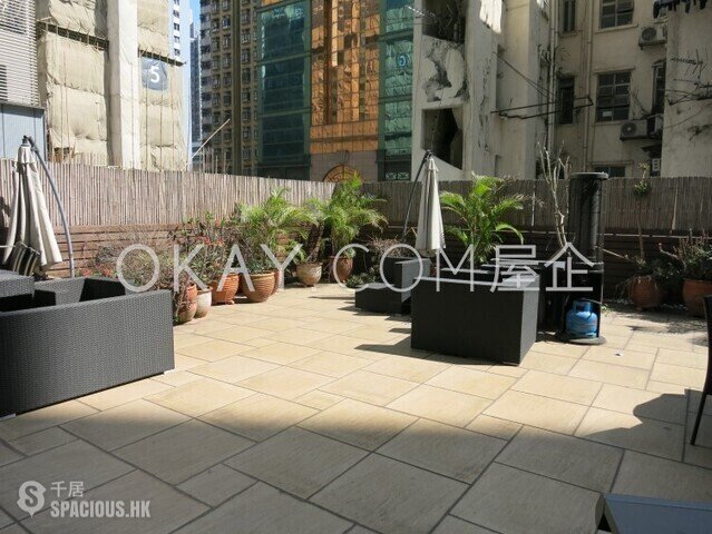 Sai Ying Pun - Fung Shing Building 01