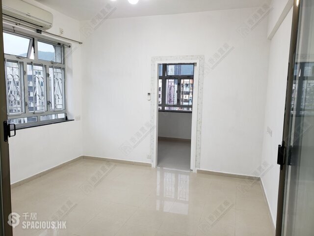 Sham Shui Po - Cheong Yuen Building 01