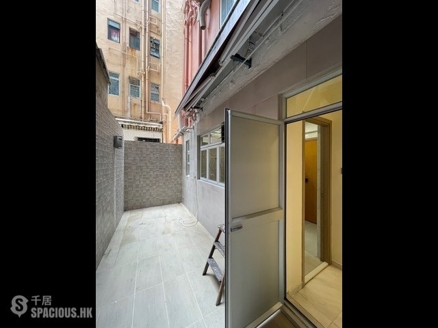 Poho - 96, Queen's Road West 01