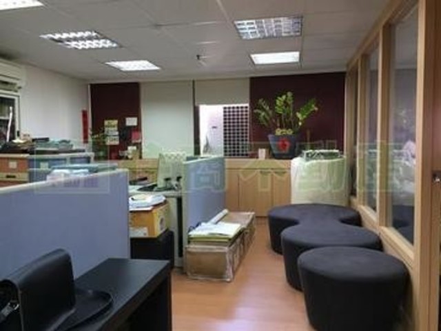 松山区 - 台湾台北市松山區復興北路 01