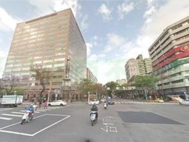 Zhongshan - 台北市中山區中山北路, Zhongshan District 01