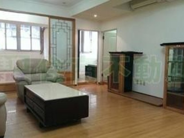 Zhongshan - 台北市中山區新生北路, Zhongshan District 01