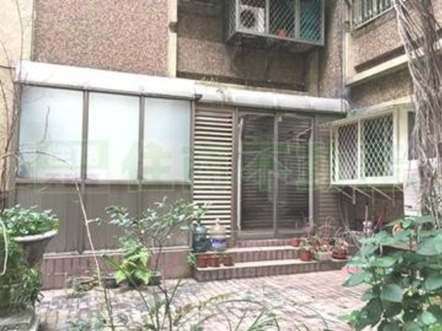Daan - 台北市大安區忠孝東路, Daan District 01