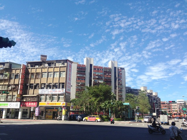 信义区 - 110台湾台北市信義區忠孝東路五段743巷1弄XX號 01
