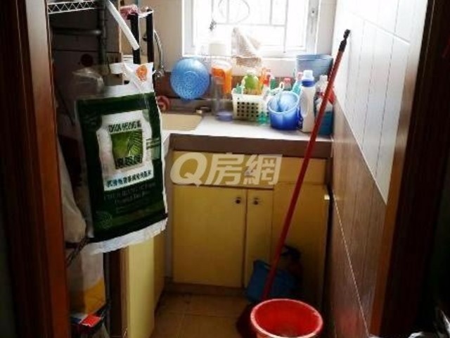 Yuen Long - Luen Fat House (Mansion) 01