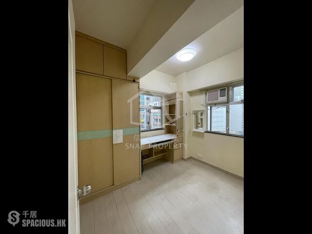 Wan Chai - Golden Coronation Building(Kam Koon Building) 01