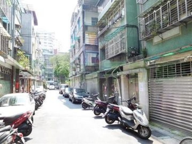 Daan - 台北市大安區基隆路, Daan District 01
