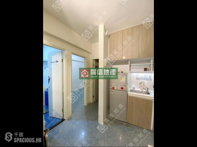 Mong Kok - Wah Sun Building 01