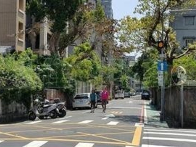 Daan - 台北市大安區新生南路, Daan District 01