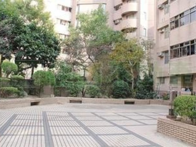 Zhongshan - 台北市中山區明水路, Zhongshan District 01