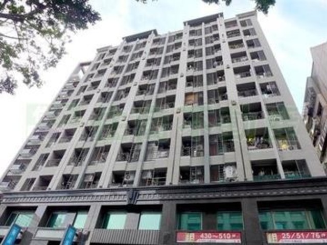 Zhongshan - 台北市中山區林森北路, Zhongshan District 01