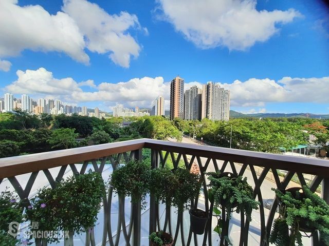 Yuen Long - Emerald Green 01