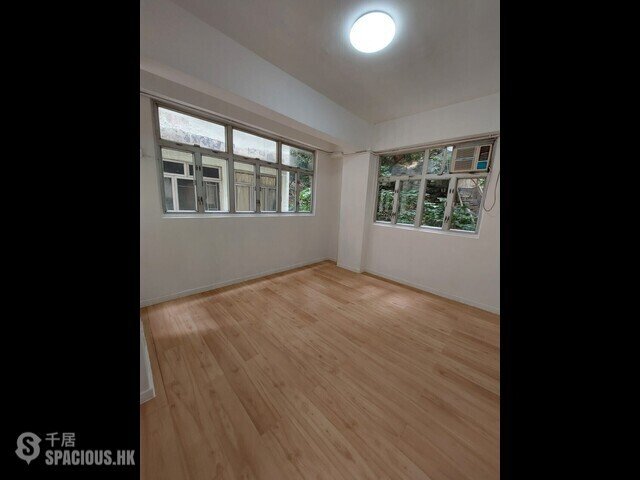 Shek Tong Tsui - 23, South Lane 01