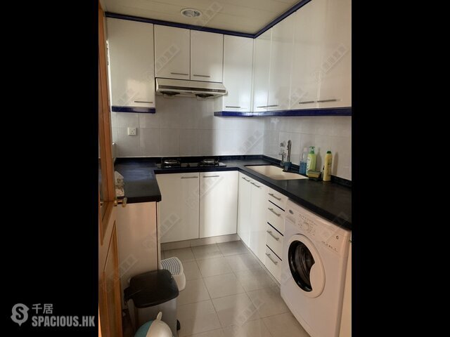 Ap Lei Chau - South Horizons Phase 2 Yee Lok Court (Block 13) 01