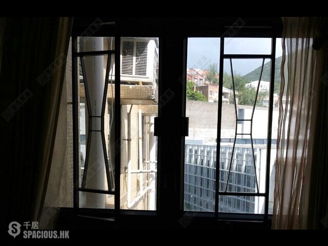 Stanley - Chik Tak Mansion 01