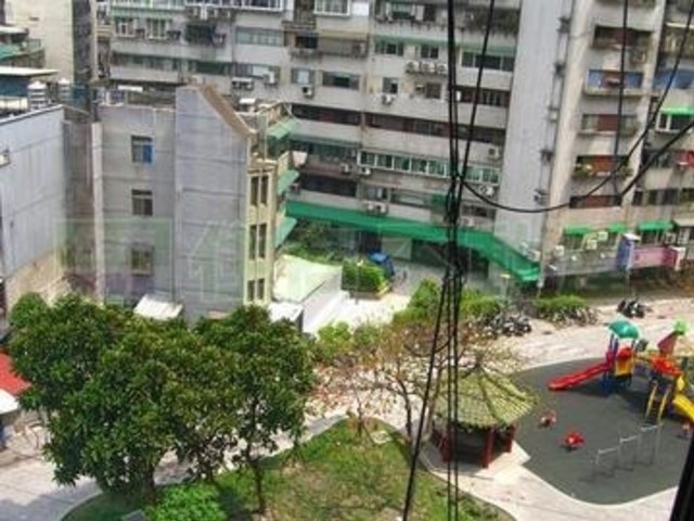 Daan - 台北市大安區復興南路, Daan District 01