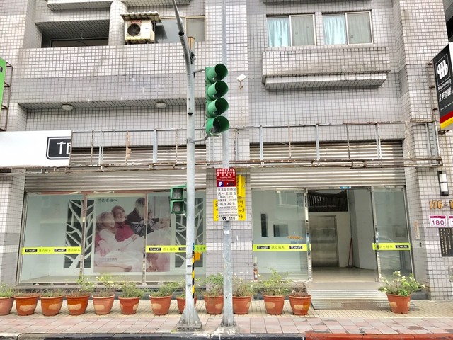 Xinyi - No. XXX, Linkou St, Xinyi District, Taipei City, Taiwan 110 01