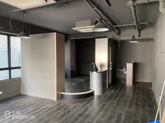 Causeway Bay - Prosperous Commercial Building 01