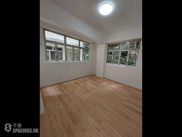 Shek Tong Tsui - 23, South Lane 01